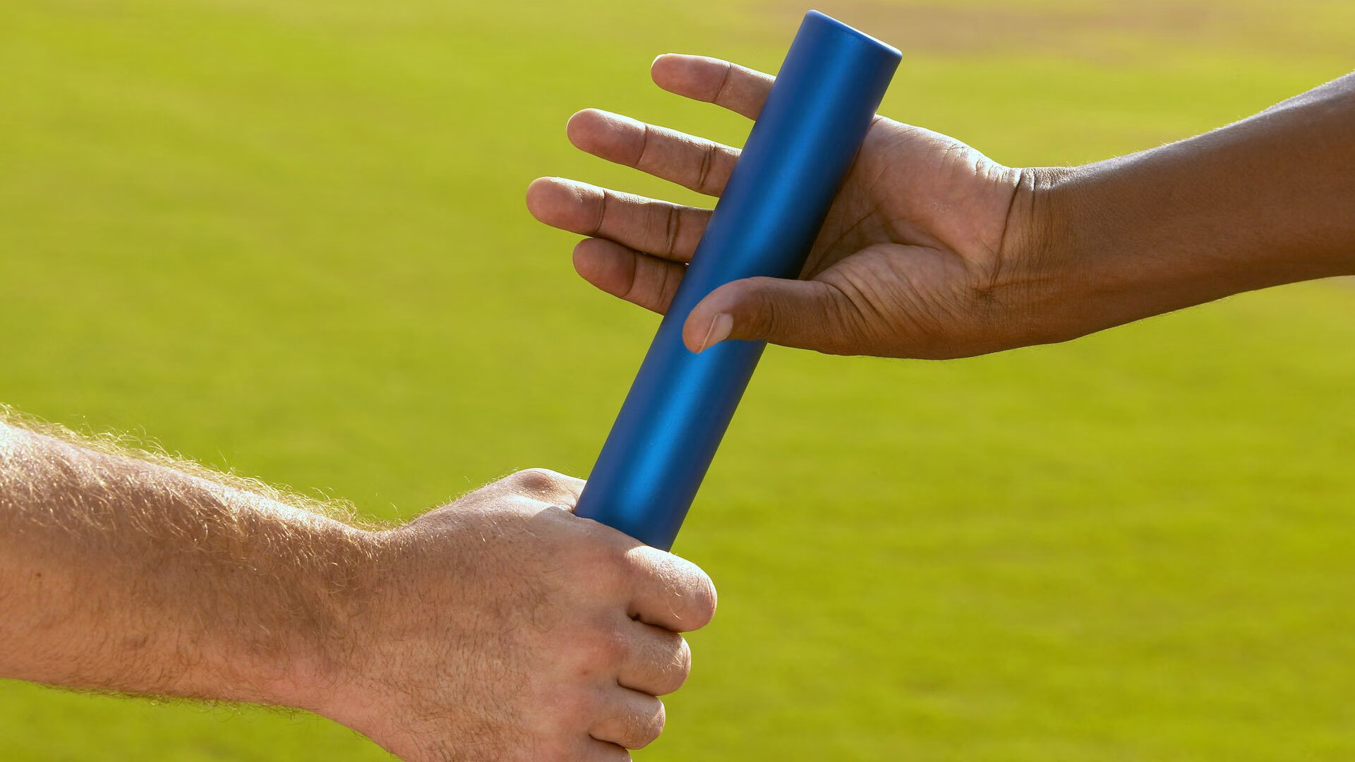 “青训作品展在上海举办，展现未来足球人才”，2019足球青训营